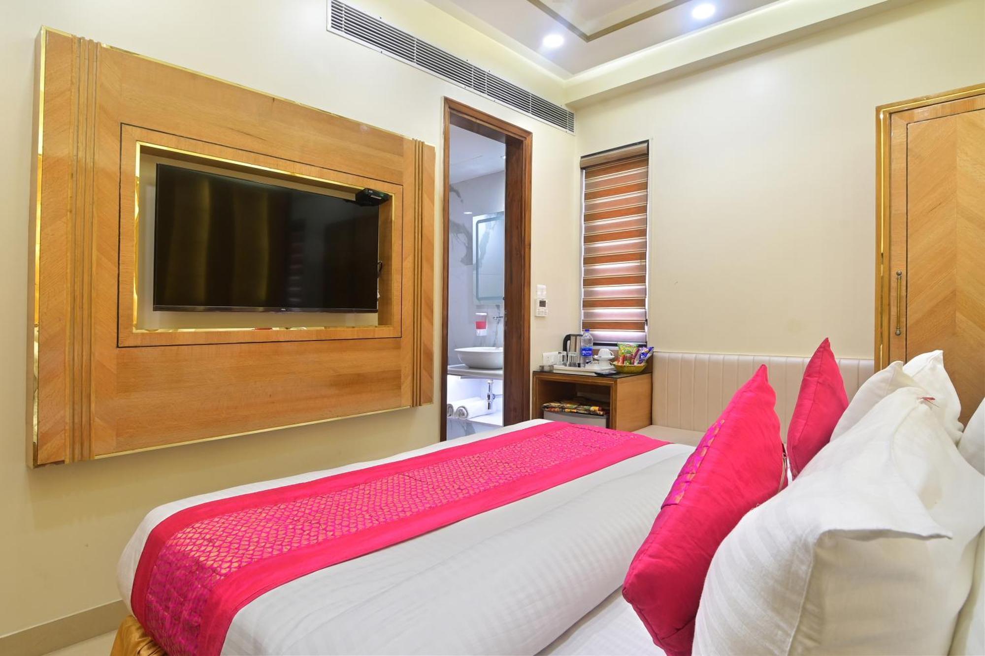 Hotel Gold Palace - 03 Mins Walk From New Delhi Railway Station Nova Deli Exterior foto