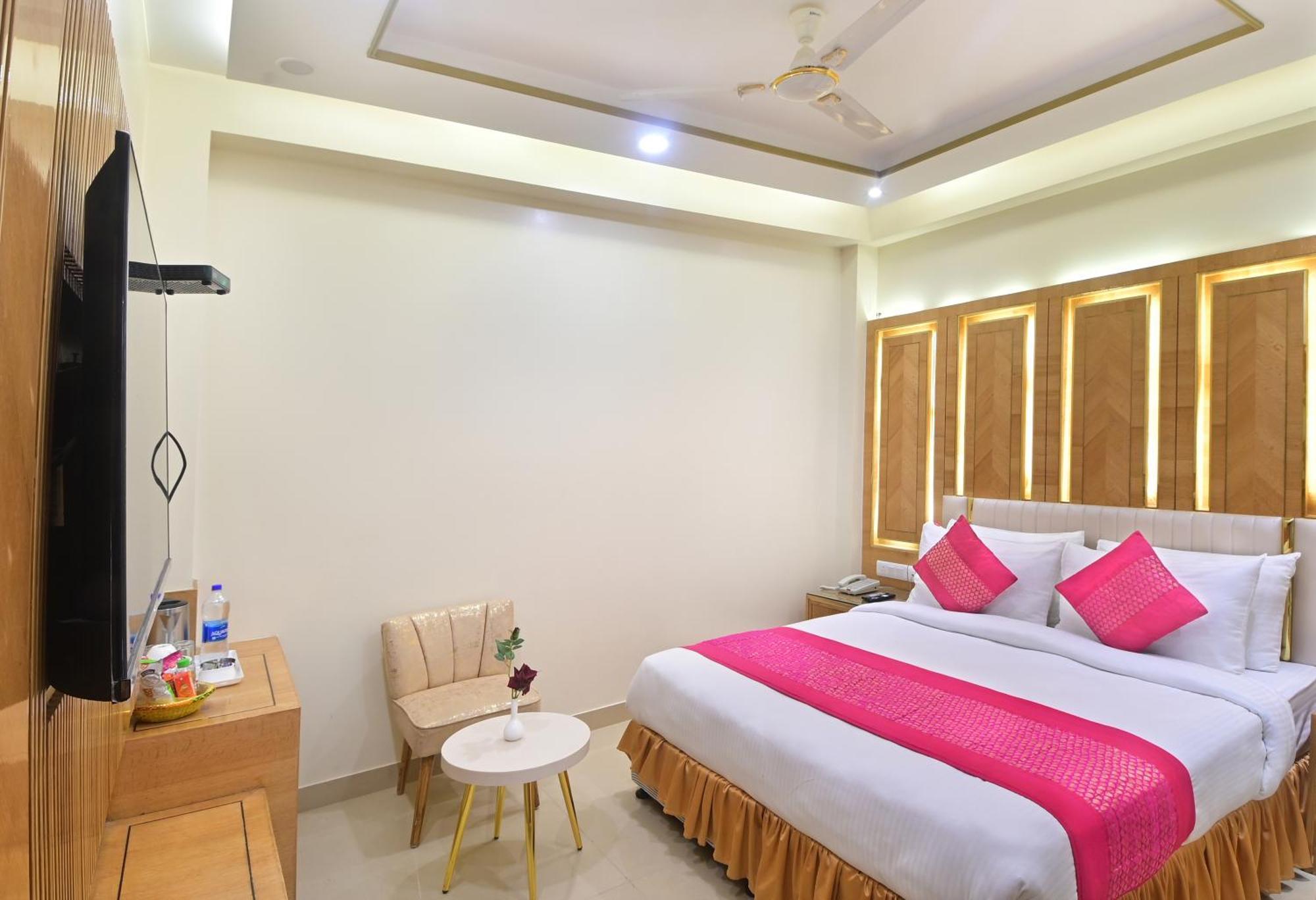 Hotel Gold Palace - 03 Mins Walk From New Delhi Railway Station Nova Deli Exterior foto