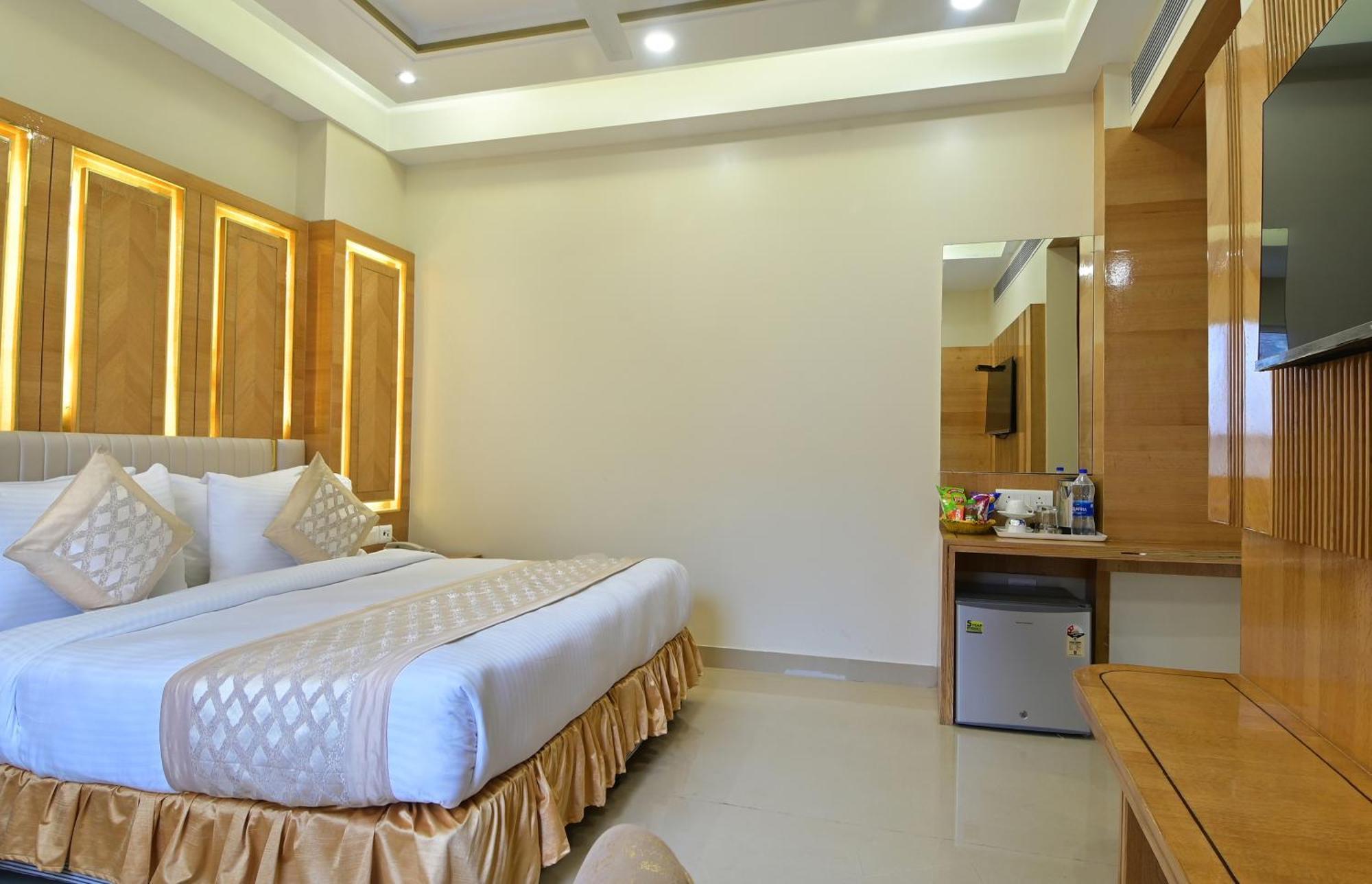 Hotel Gold Palace - 03 Mins Walk From New Delhi Railway Station Nova Deli Exterior foto