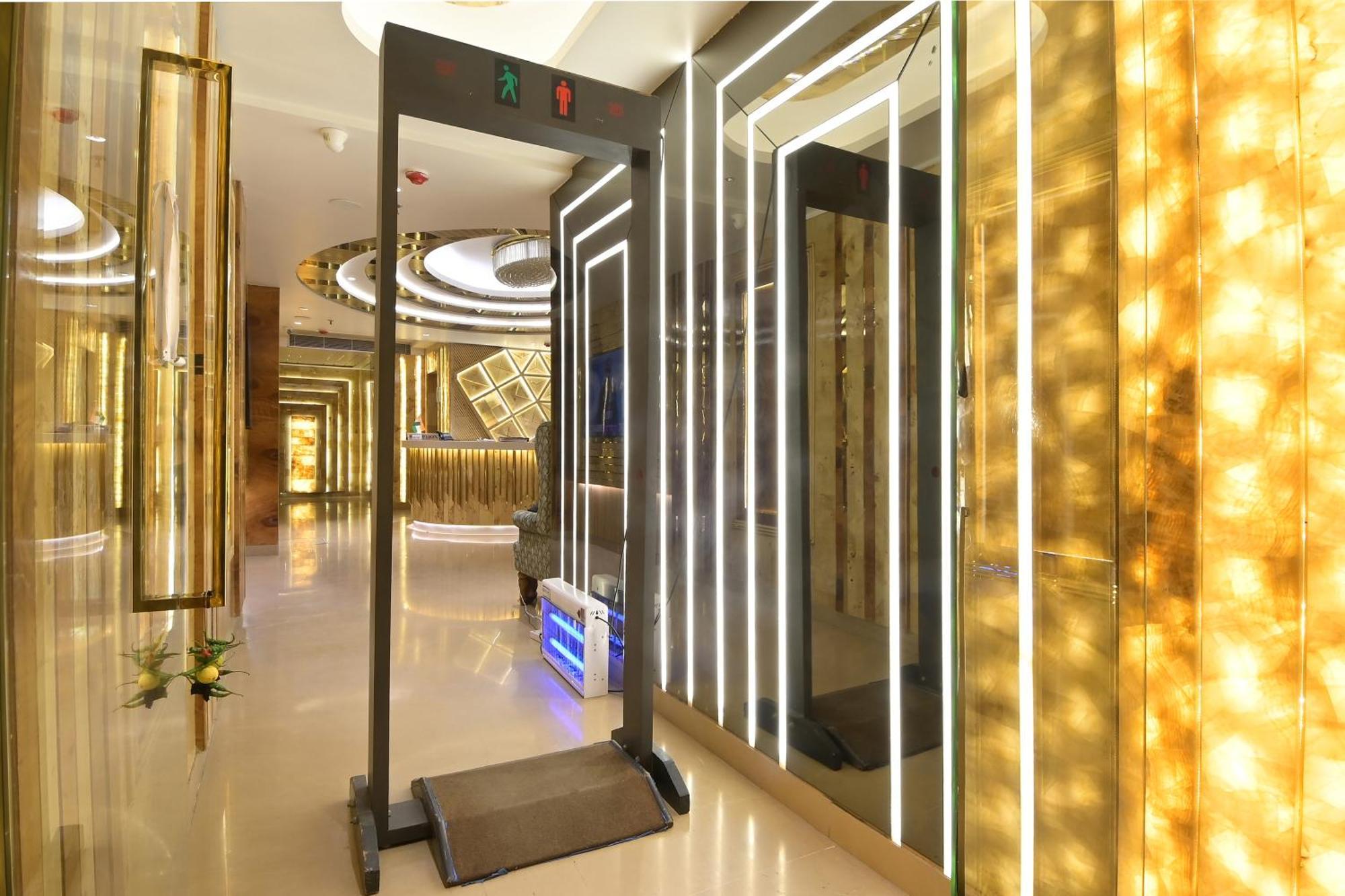 Hotel Gold Palace - 03 Mins Walk From New Delhi Railway Station Nova Deli Exterior foto