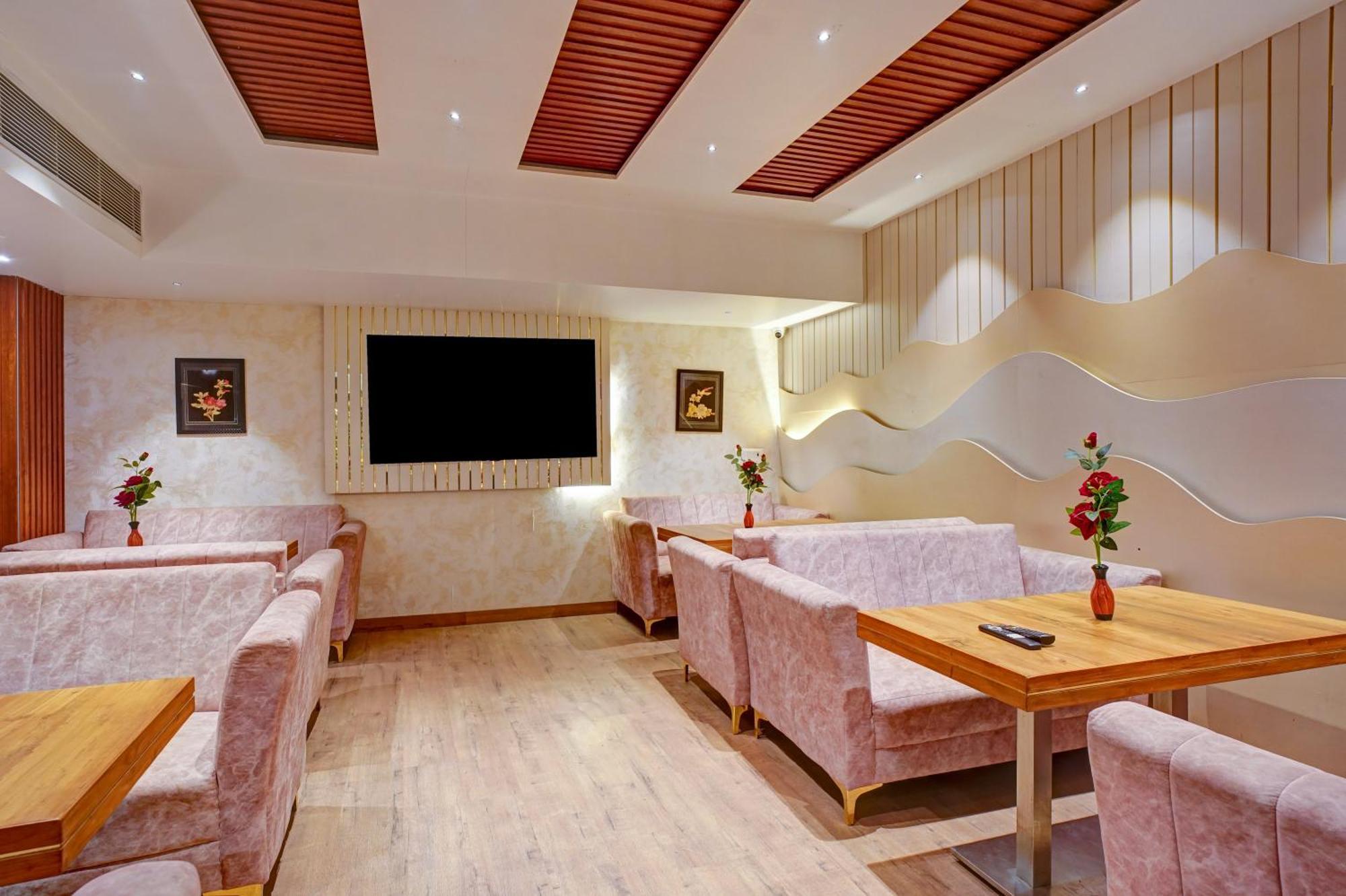 Hotel Gold Palace - 03 Mins Walk From New Delhi Railway Station Nova Deli Exterior foto