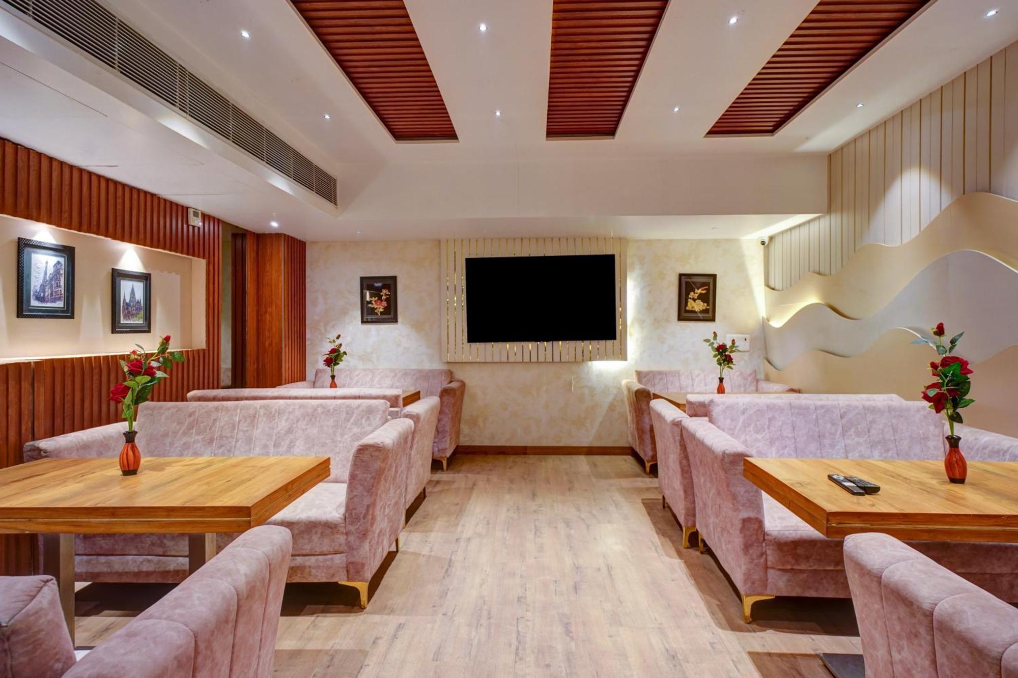 Hotel Gold Palace - 03 Mins Walk From New Delhi Railway Station Nova Deli Exterior foto